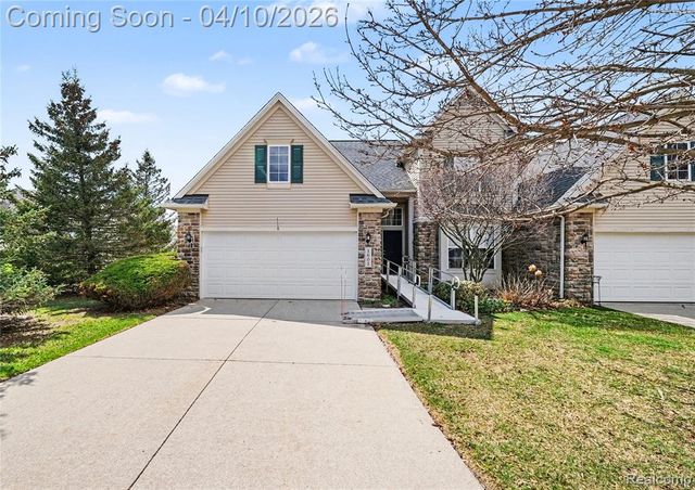 1601 Mallard Pond Drive, Howell, MI 48855