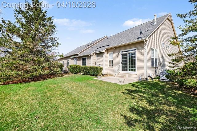1601 Mallard Pond Drive, Howell, MI 48855