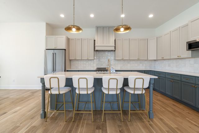 310 McKennell Dr, Nashville, TN 37206