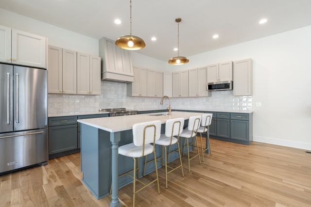310 McKennell Dr, Nashville, TN 37206