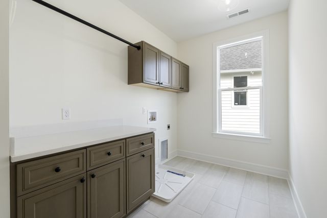 310 McKennell Dr, Nashville, TN 37206