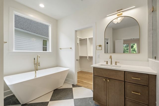 310 McKennell Dr, Nashville, TN 37206