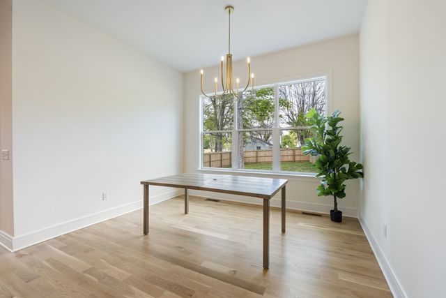 310 McKennell Dr, Nashville, TN 37206
