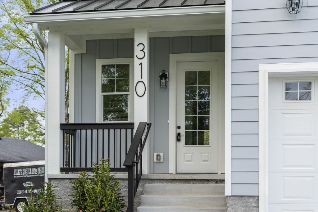 310 McKennell Dr, Nashville, TN 37206