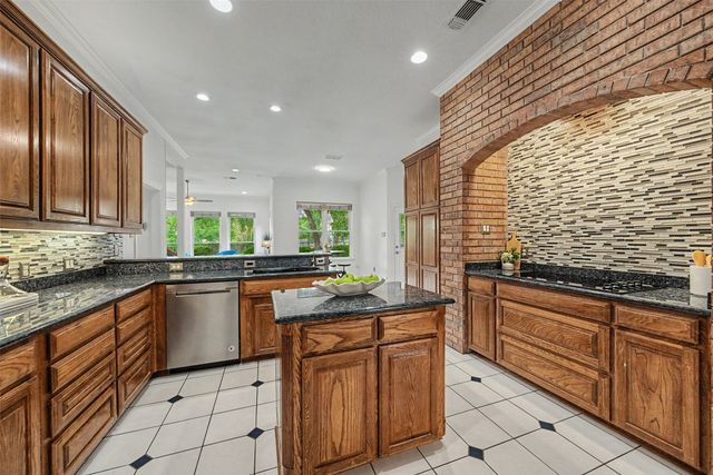 1304 Greenview Drive, Aledo, TX 76008