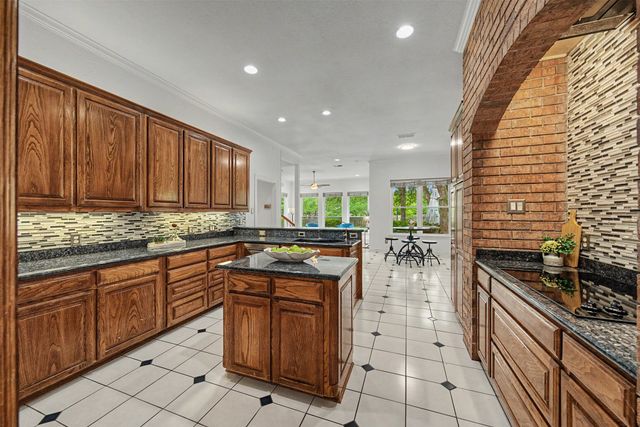 1304 Greenview Drive, Aledo, TX 76008