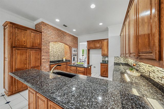 1304 Greenview Drive, Aledo, TX 76008