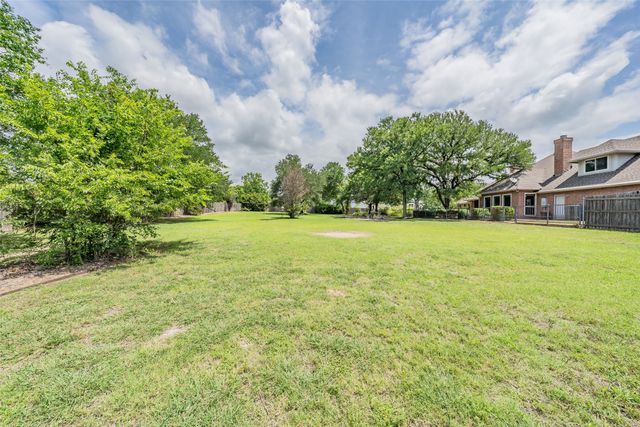 1304 Greenview Drive, Aledo, TX 76008