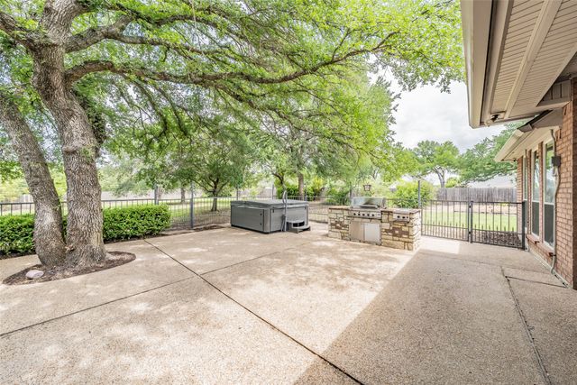 1304 Greenview Drive, Aledo, TX 76008