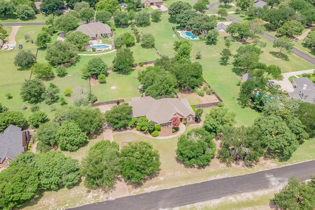 1304 Greenview Drive, Aledo, TX 76008