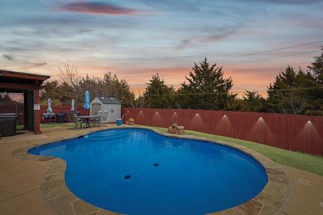 1300 Lacey Oak Drive, Mansfield, TX 76063