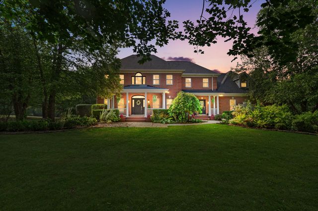 6N004 Westwood Lane, St. Charles, IL 60175