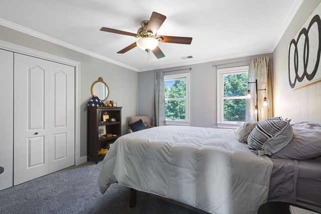 6N004 Westwood Lane, St. Charles, IL 60175