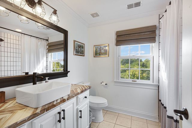 6N004 Westwood Lane, St. Charles, IL 60175