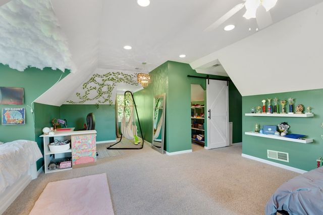 6N004 Westwood Lane, St. Charles, IL 60175