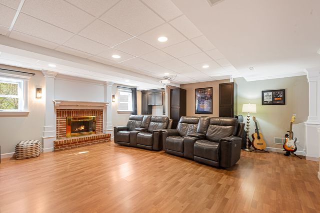 6N004 Westwood Lane, St. Charles, IL 60175