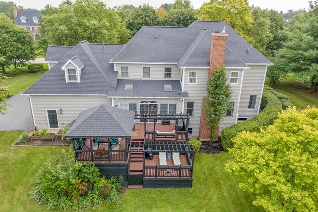 6N004 Westwood Lane, St. Charles, IL 60175