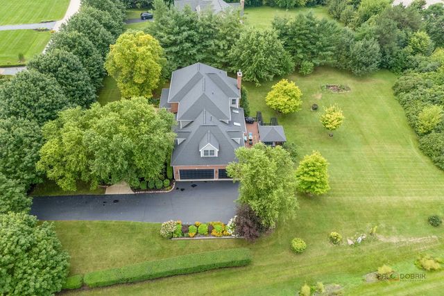 6N004 Westwood Lane, St. Charles, IL 60175