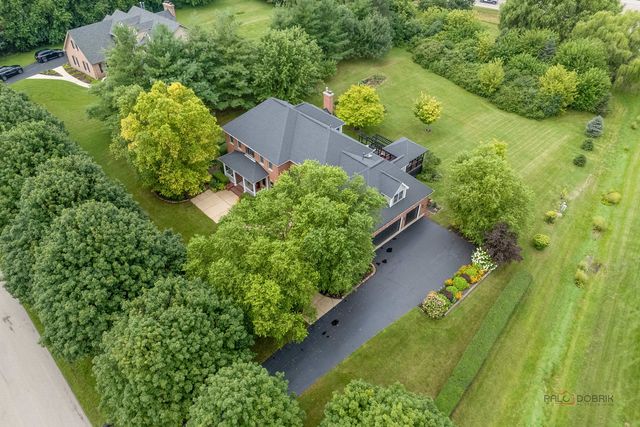 6N004 Westwood Lane, St. Charles, IL 60175