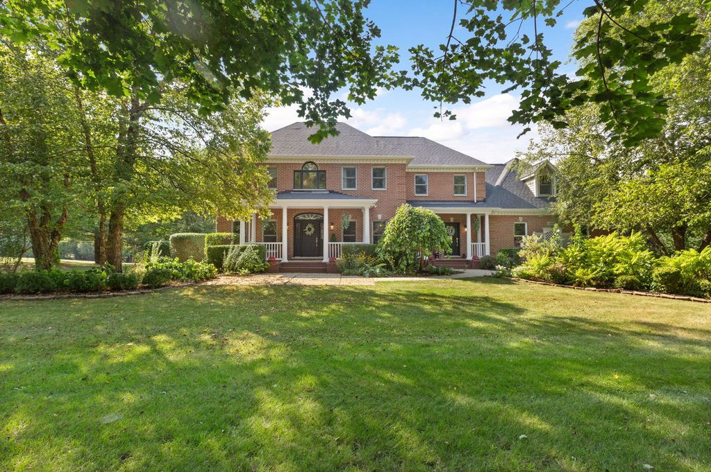 6N004 Westwood Lane, St. Charles, IL 60175