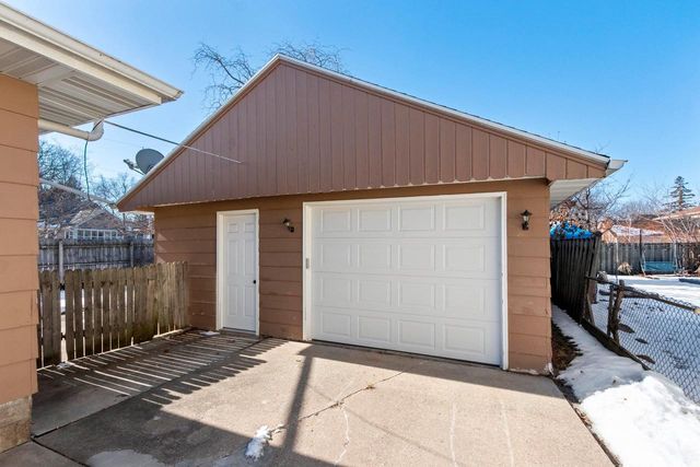 112 YALE STREET, Green Bay, WI 54303