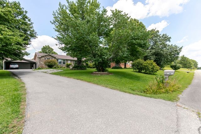 2802 Canterbury Dr, Springfield, TN 37172
