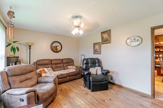 2802 Canterbury Dr, Springfield, TN 37172