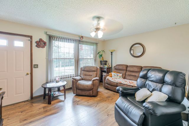 2802 Canterbury Dr, Springfield, TN 37172