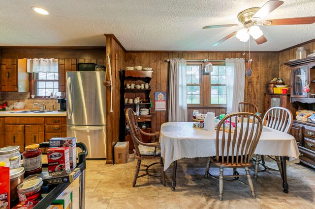 2802 Canterbury Dr, Springfield, TN 37172