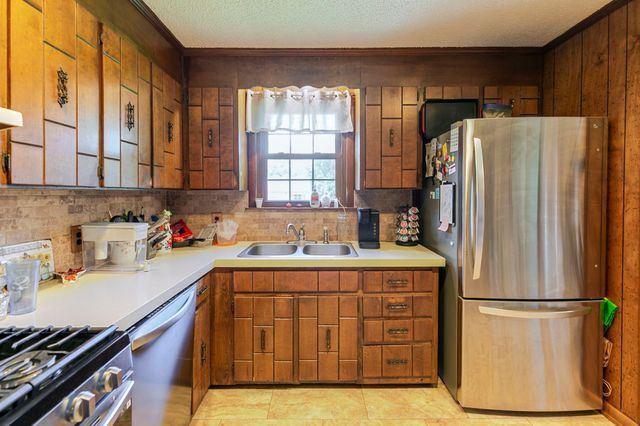 2802 Canterbury Dr, Springfield, TN 37172