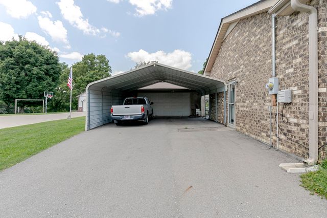 2802 Canterbury Dr, Springfield, TN 37172