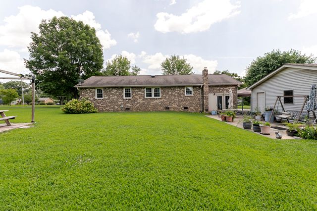 2802 Canterbury Dr, Springfield, TN 37172