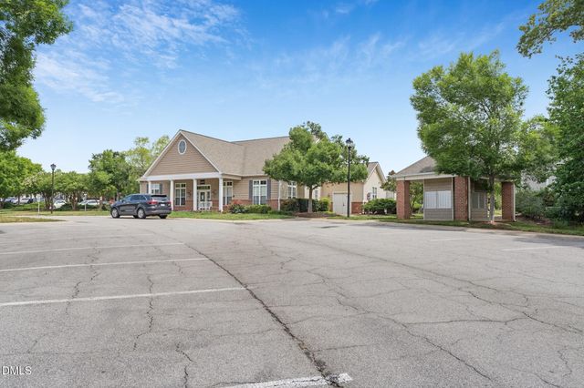 2521 Gordon Glen Court 102, Raleigh, NC 27617