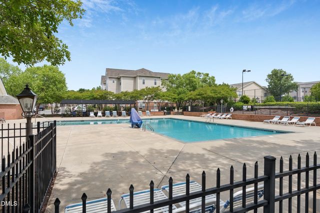2521 Gordon Glen Court 102, Raleigh, NC 27617