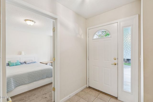2521 Gordon Glen Court 102, Raleigh, NC 27617