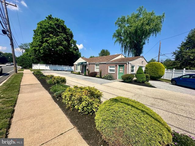 5248 TOWNSHIP LINE RD, Drexel Hill, PA 19026