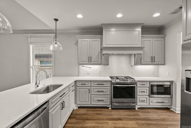 6 Piper Lane, Little Rock, AR 72223