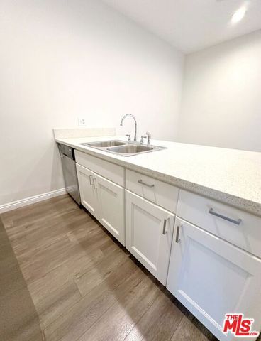 424 S Westmoreland Avenue 205, Los Angeles, CA 90020