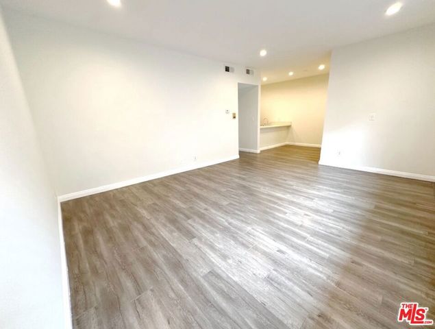 424 S Westmoreland Avenue 205, Los Angeles, CA 90020