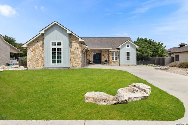 1916 SUMMIT TOP DR, Kerrville, TX 78028