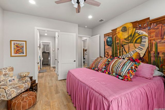 1916 SUMMIT TOP DR, Kerrville, TX 78028