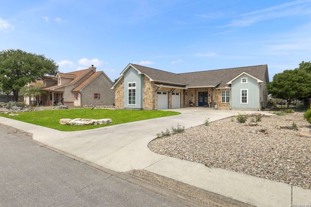 1916 SUMMIT TOP DR, Kerrville, TX 78028