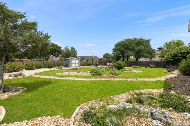 1916 SUMMIT TOP DR, Kerrville, TX 78028
