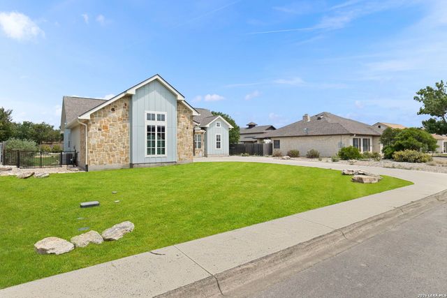 1916 SUMMIT TOP DR, Kerrville, TX 78028