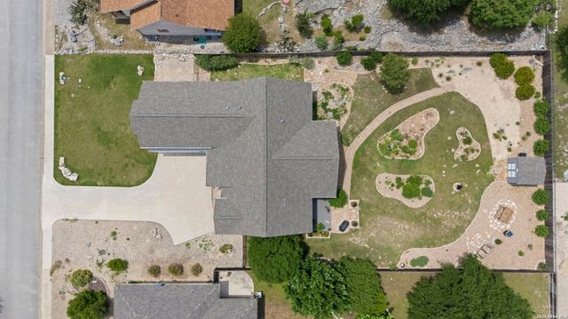 1916 SUMMIT TOP DR, Kerrville, TX 78028