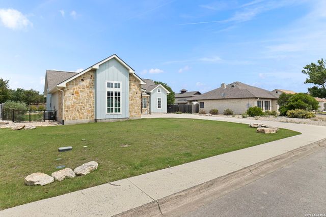 1916 SUMMIT TOP DR, Kerrville, TX 78028