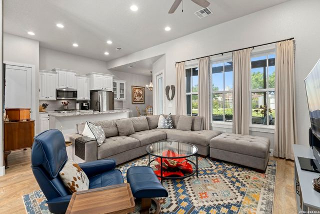 1916 SUMMIT TOP DR, Kerrville, TX 78028