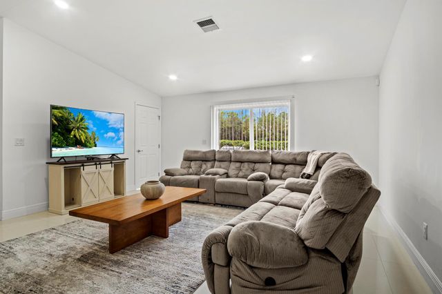 15848 82nd Lane N, Loxahatchee, FL 33470