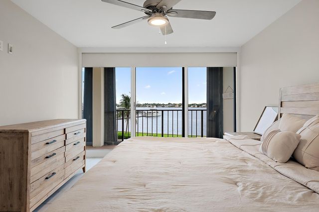 134 LAKESHORE Drive 316, North Palm Beach, FL 33408
