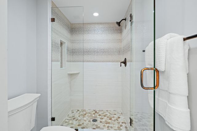 134 LAKESHORE Drive 316, North Palm Beach, FL 33408
